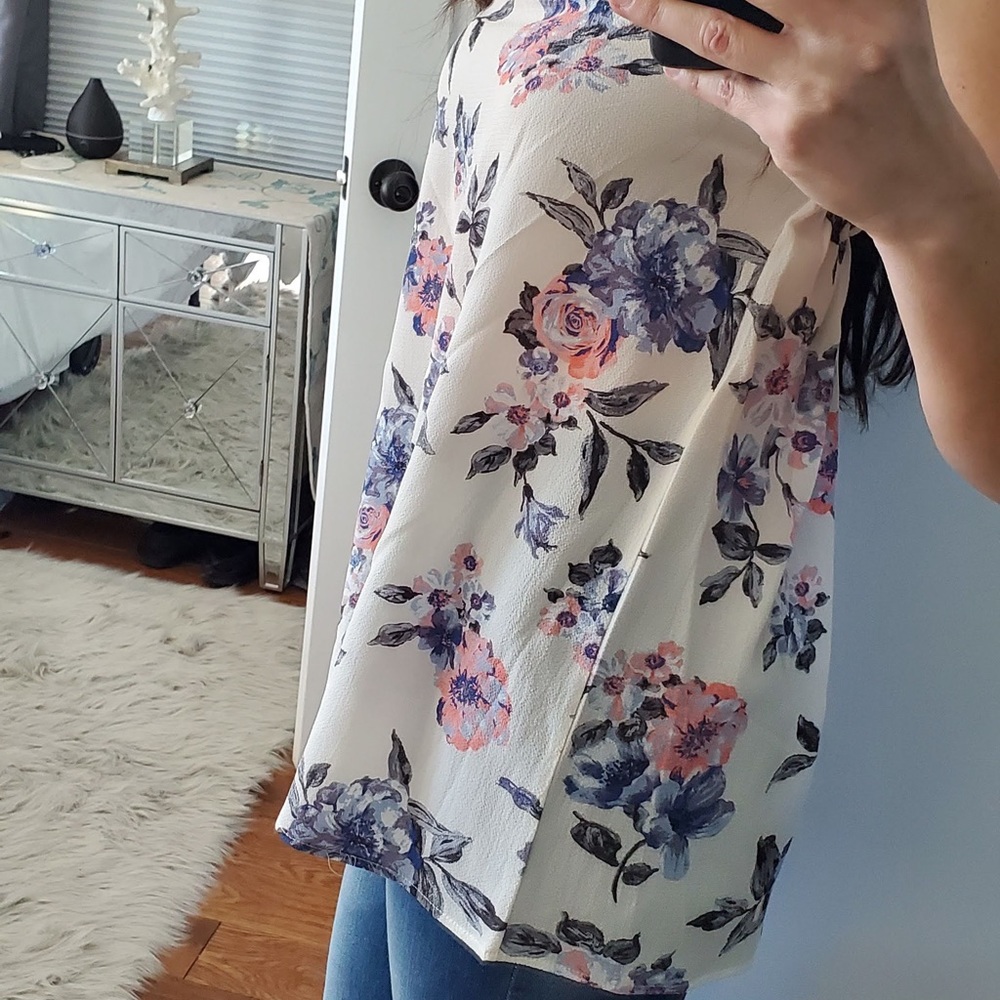 Ivory floral top - Picture 6 of 7